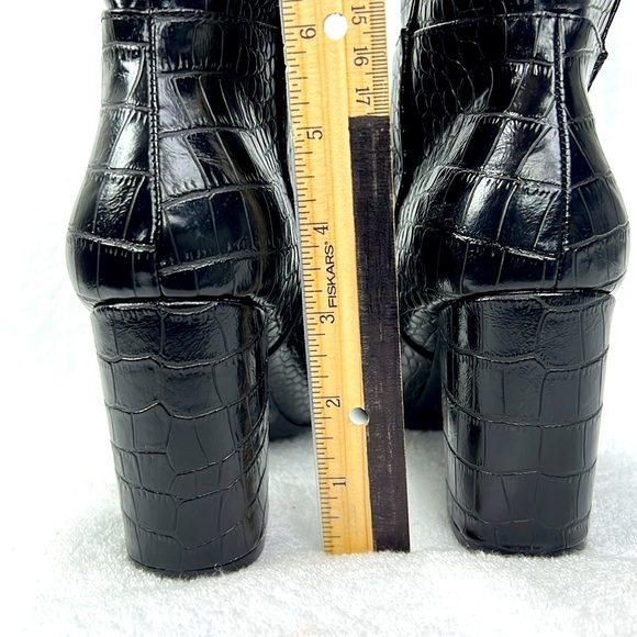Chinese Laundry, black croc embossed, 17 inches up leg - Picture 4 of 5